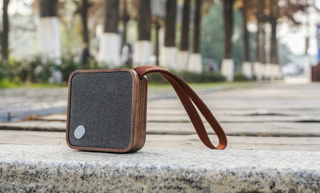 Square Pocket Speaker- Walnut